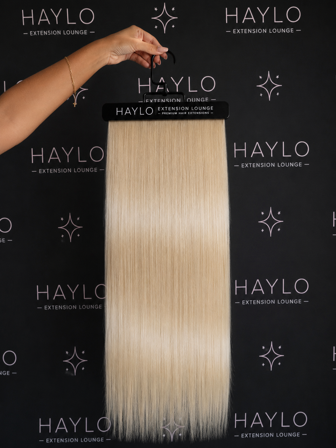 Classic Blonde 24 inch 7 Piece Clip in Set