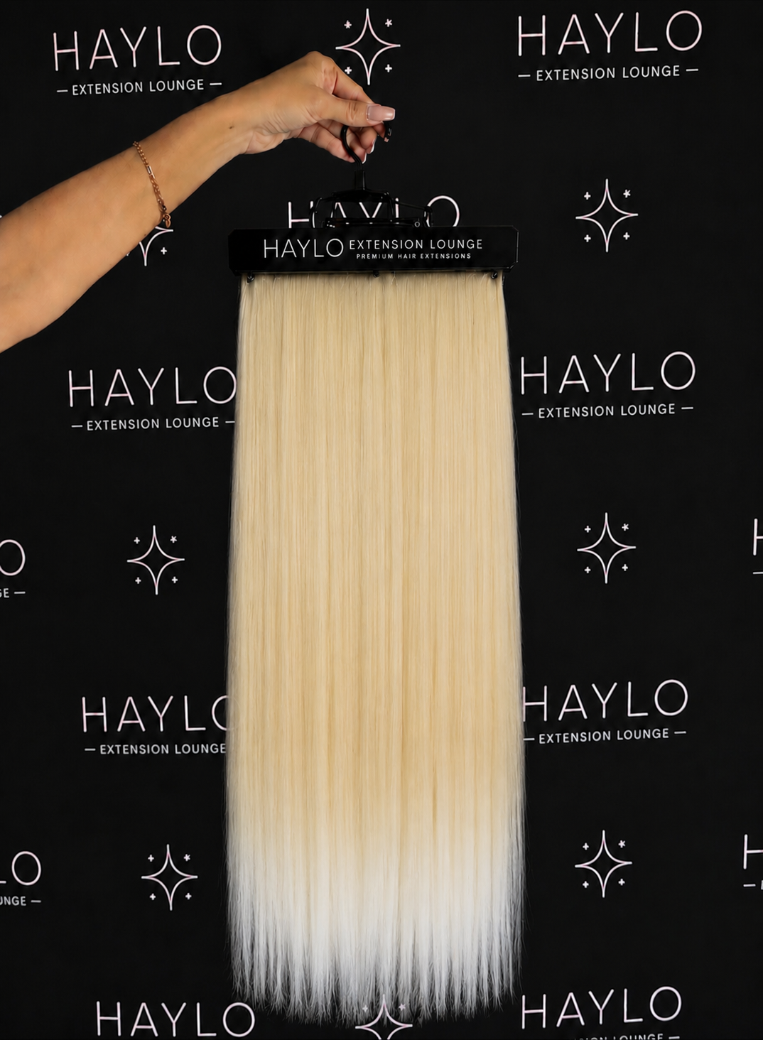 Malibu Blonde 24 inch 7 Piece Clip in Set