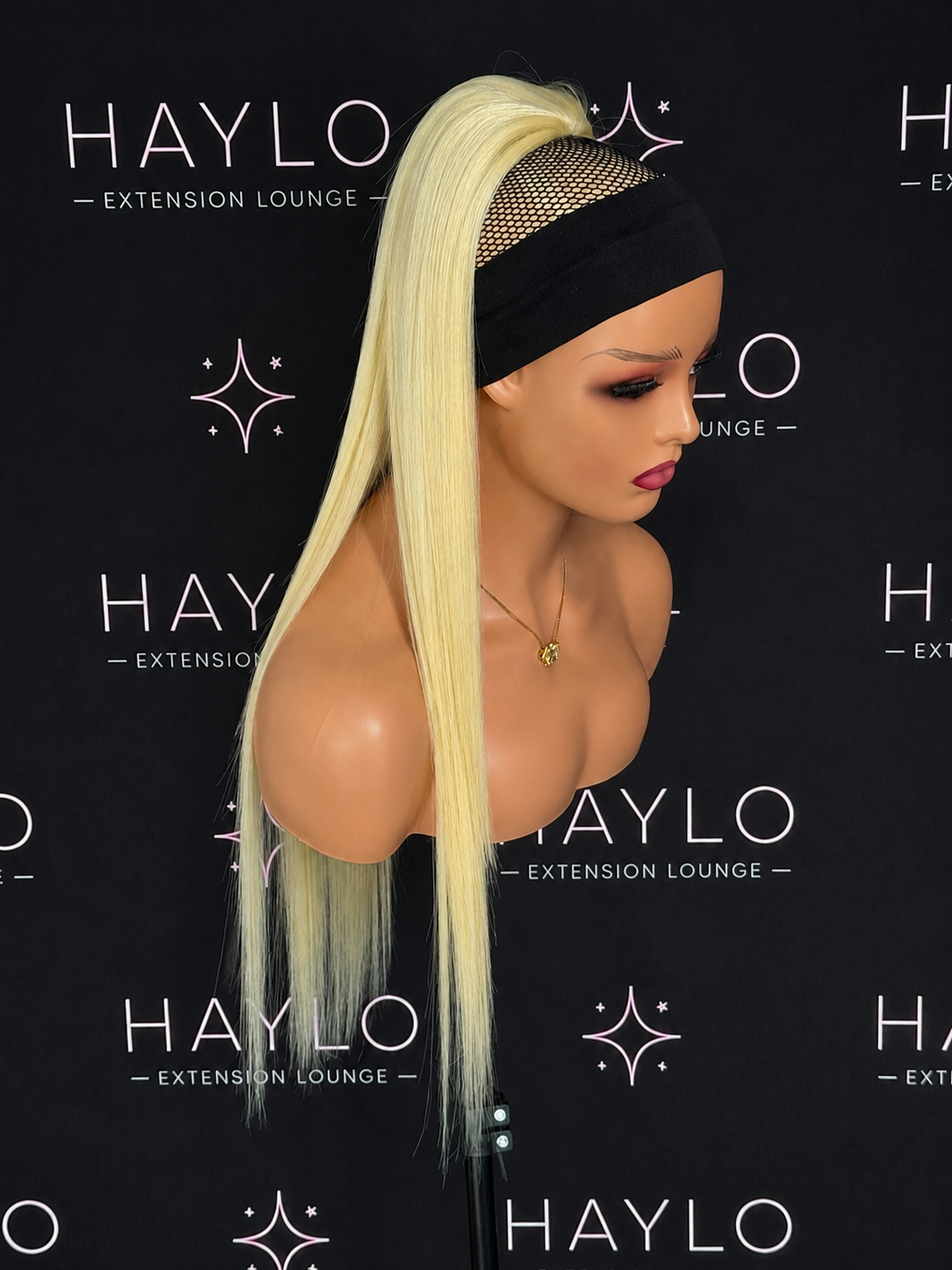 Classic Blonde (613) 28-inch Drawstring ponytail (straight)